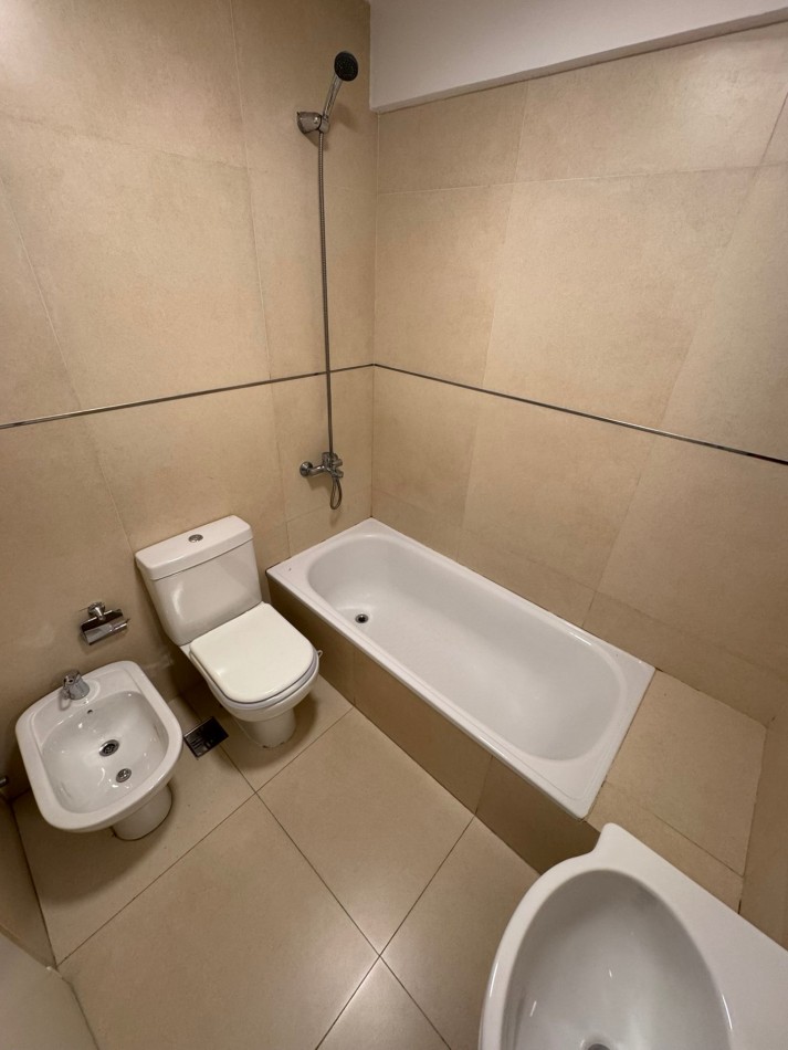 VENTA departamento 4 ambientes con balcon aterrazado y terraza en Caballito