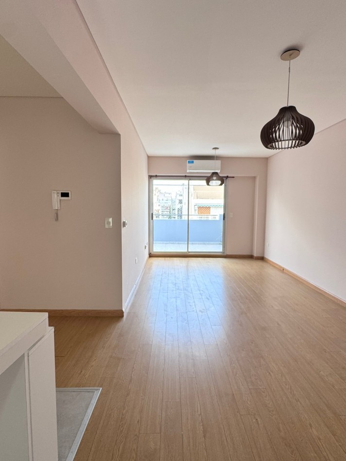 VENTA departamento 4 ambientes con balcon aterrazado y terraza en Caballito