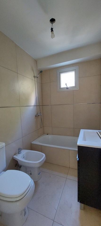 ALQUILER 2 ambientes al frente en Caballito Sur-