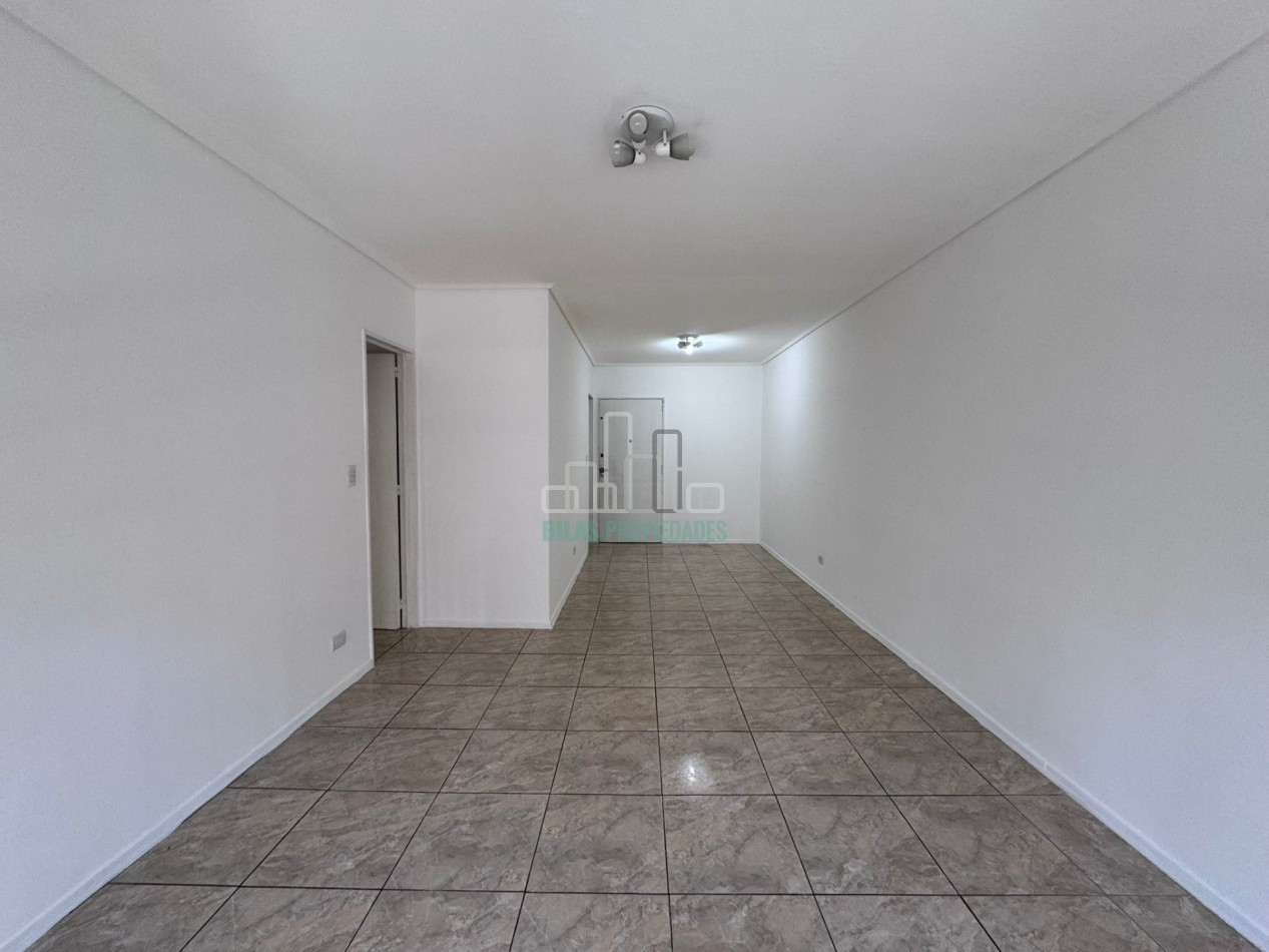 ALQUILER 3 Ambientes con Comedor Diario, Balcon Corrido y Lavadero Independiente en Almagro