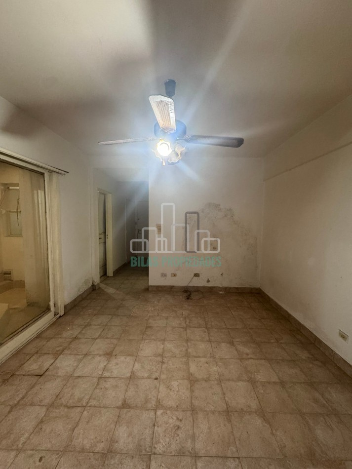 MONOAMBIENTE CON PATIO PROPIO - PARA REFACCIONAR - ALMAGRO