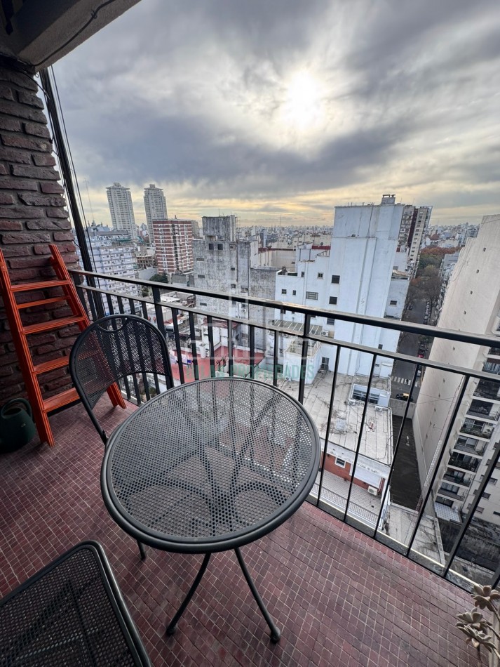 VENTA DEPARTAMENTO 3 AMBIENTES CON DEPENDENCIA- APTO CREDITO- PISO ALTO -BALCON CON VISTA ABIERTA