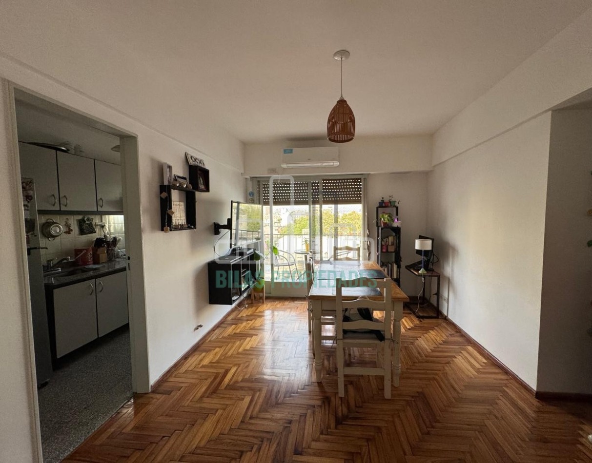 VENTA departamento de 2 ambientes con balcon al frente en Almagro