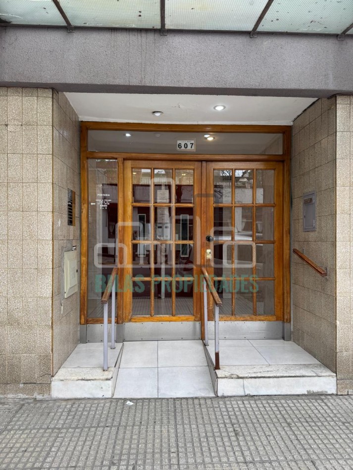 VENTA departamento de 2 ambientes con balcon al frente en Almagro