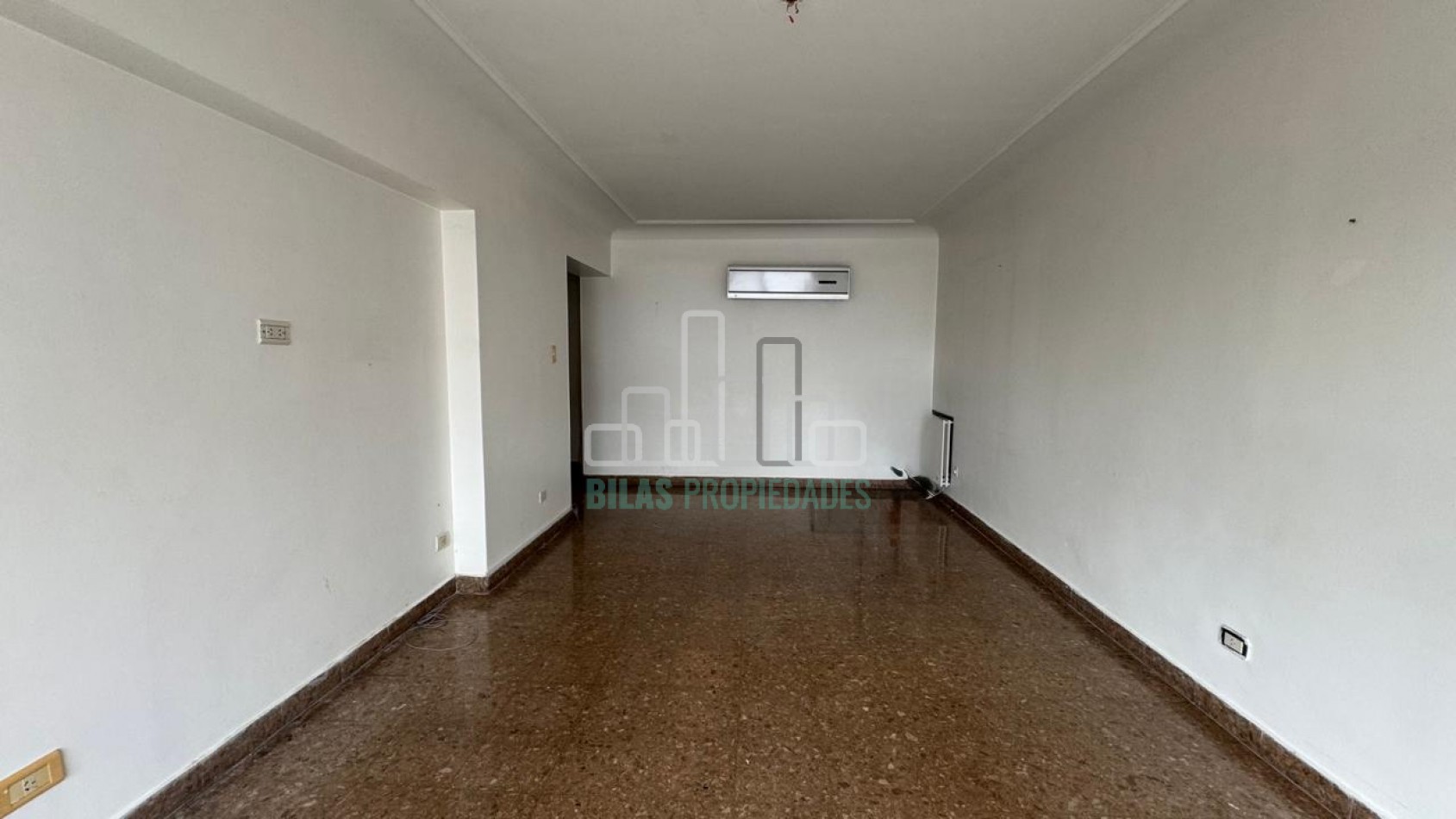 VENTA EXCLUSIVO PISO ENTERO DE 3 AMBIENTES CON TERRAZA Y PARRILLA PROPIA EN VILLA CRESPO