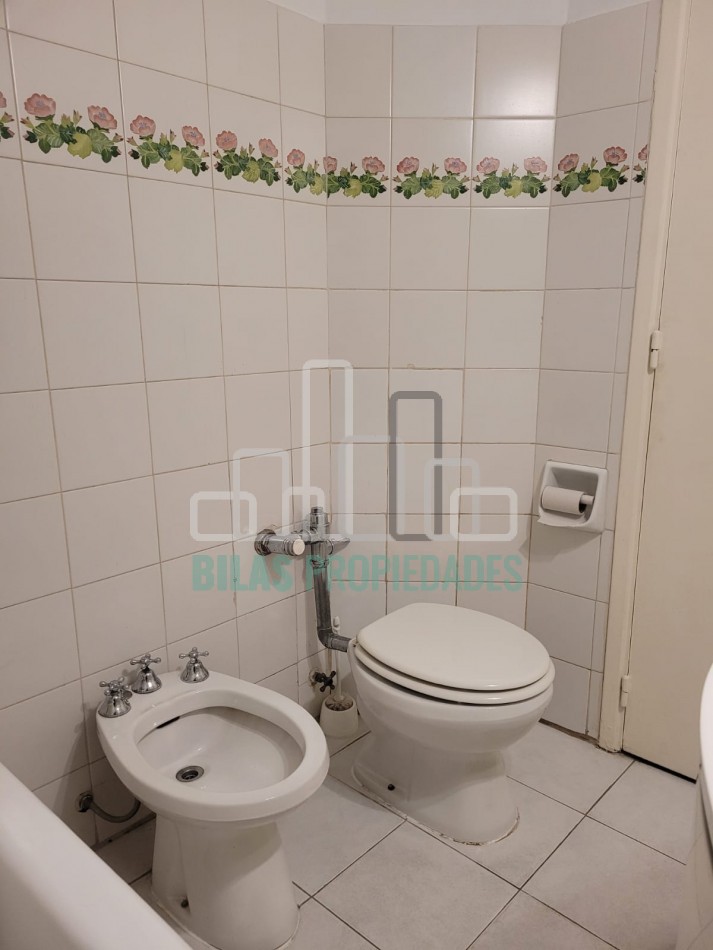 VENTA - DEPARTAMENTO DE 3 AMBIENTES CON BALCON AL FRENTE - PISO EXCLUSIVO - RECOLETA