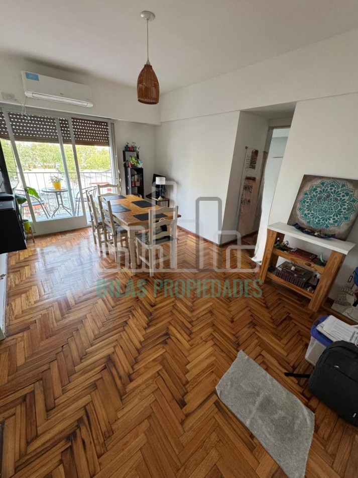 VENTA departamento de 2 ambientes con balcon al frente en Almagro