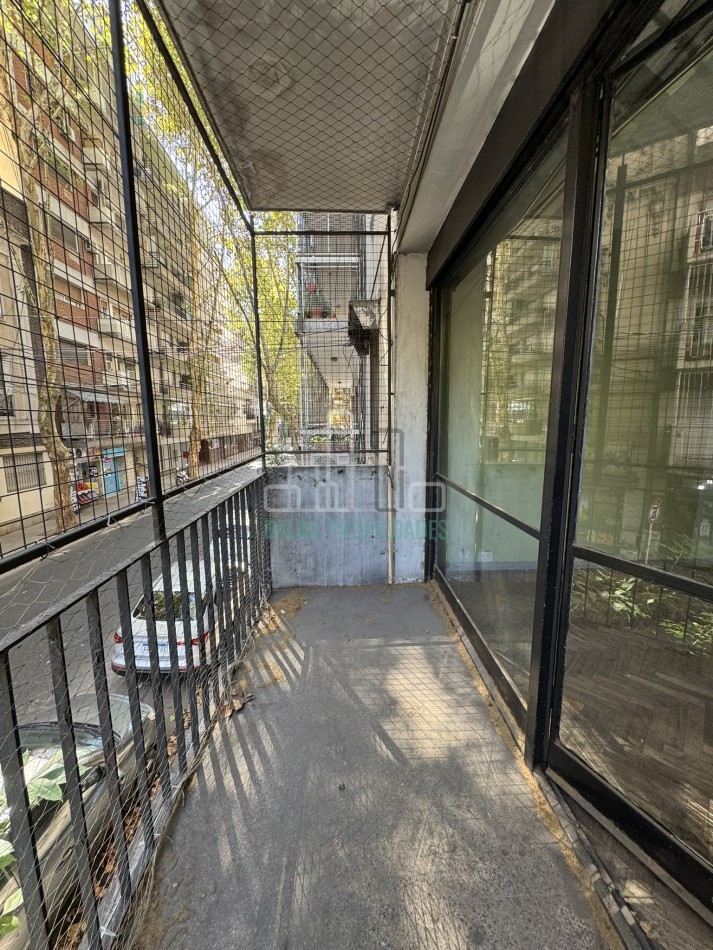 OPORTUNIDAD EN ALMAGRO - VENTA DEPARTAMENTO DE 4 AMBIENTES A REFACCIONAR