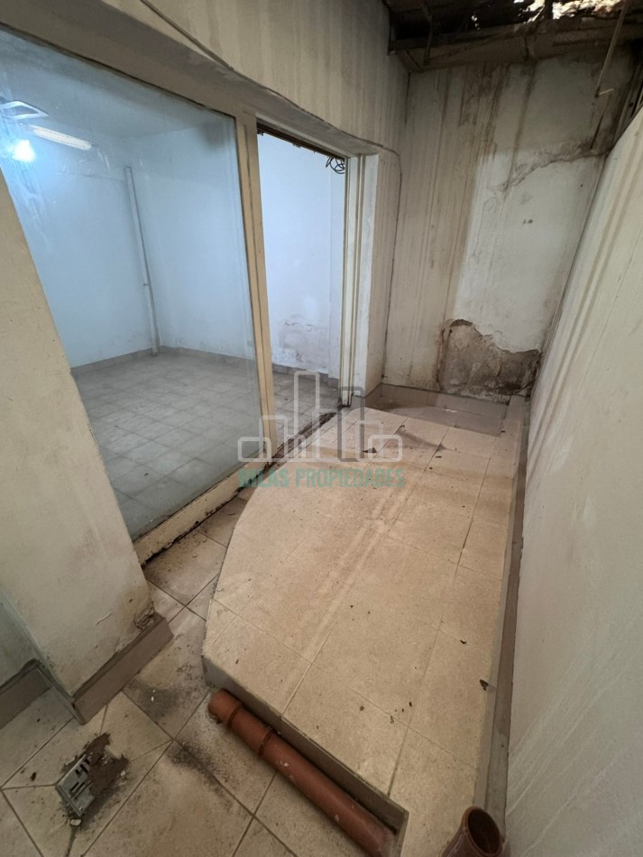 MONOAMBIENTE CON PATIO PROPIO - PARA REFACCIONAR - ALMAGRO
