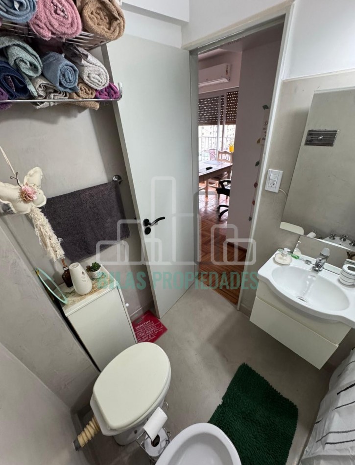 VENTA departamento de 2 ambientes con balcon al frente en Almagro