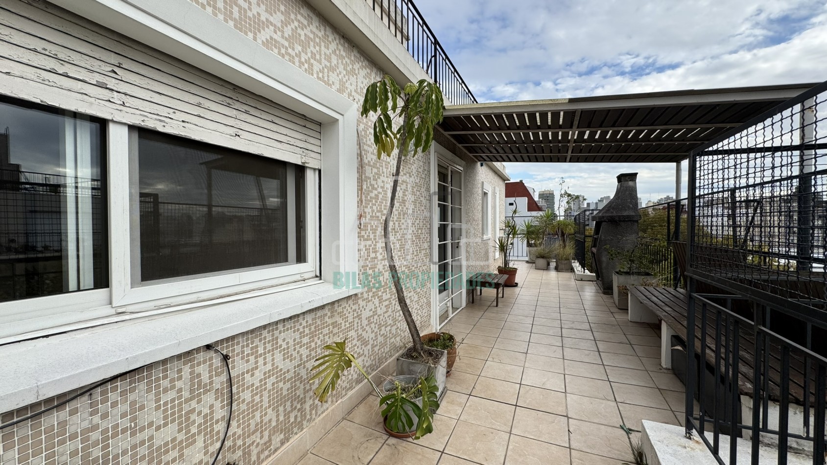 VENTA EXCLUSIVO PISO ENTERO DE 3 AMBIENTES CON TERRAZA Y PARRILLA PROPIA EN VILLA CRESPO