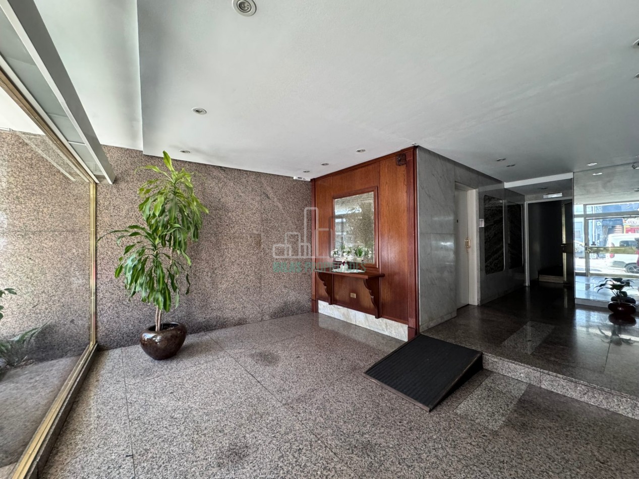 ALQUILER 3 Ambientes con Comedor Diario, Balcon Corrido y Lavadero Independiente en Almagro