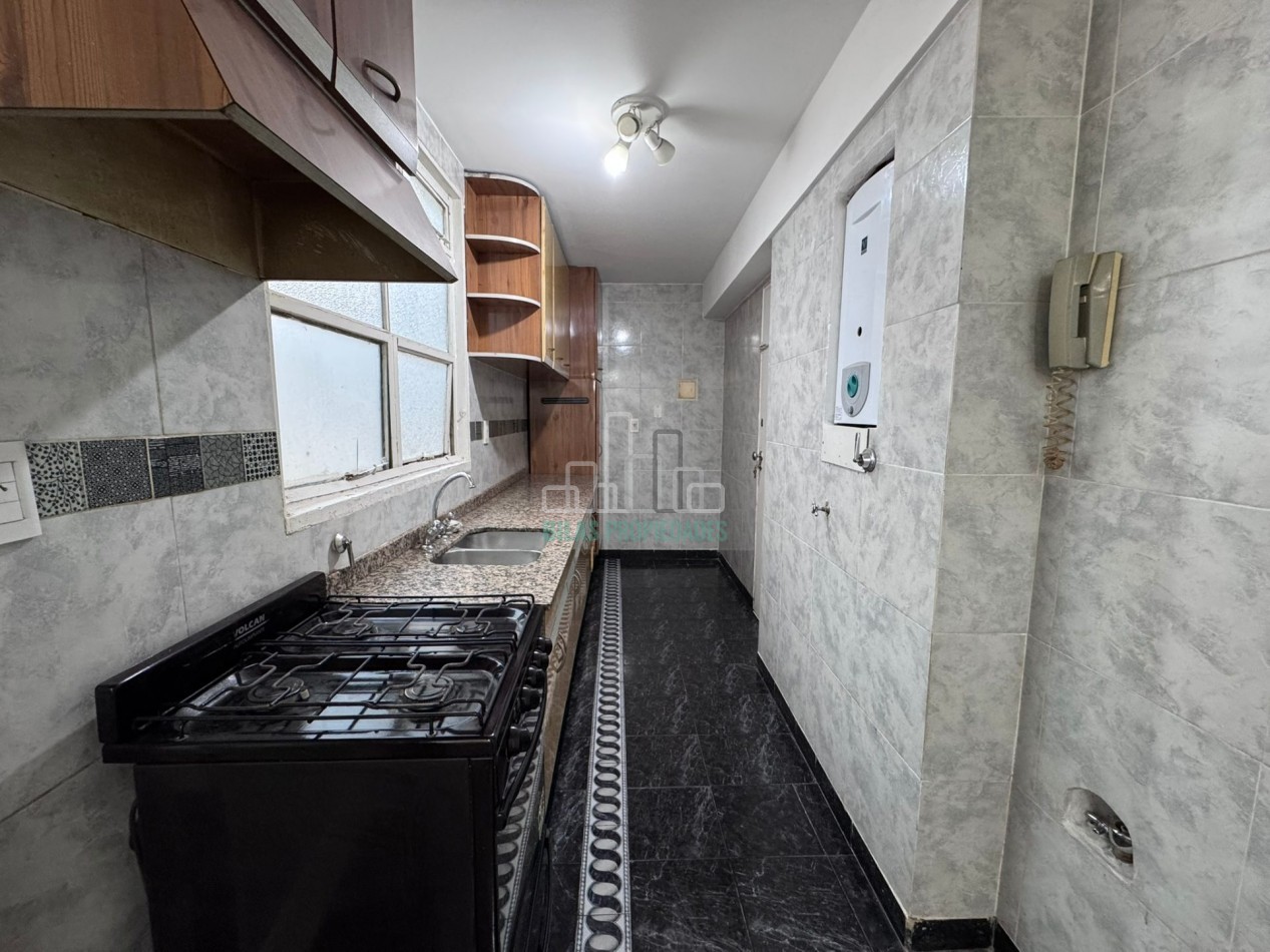 ALQUILER 3 Ambientes con Comedor Diario, Balcon Corrido y Lavadero Independiente en Almagro