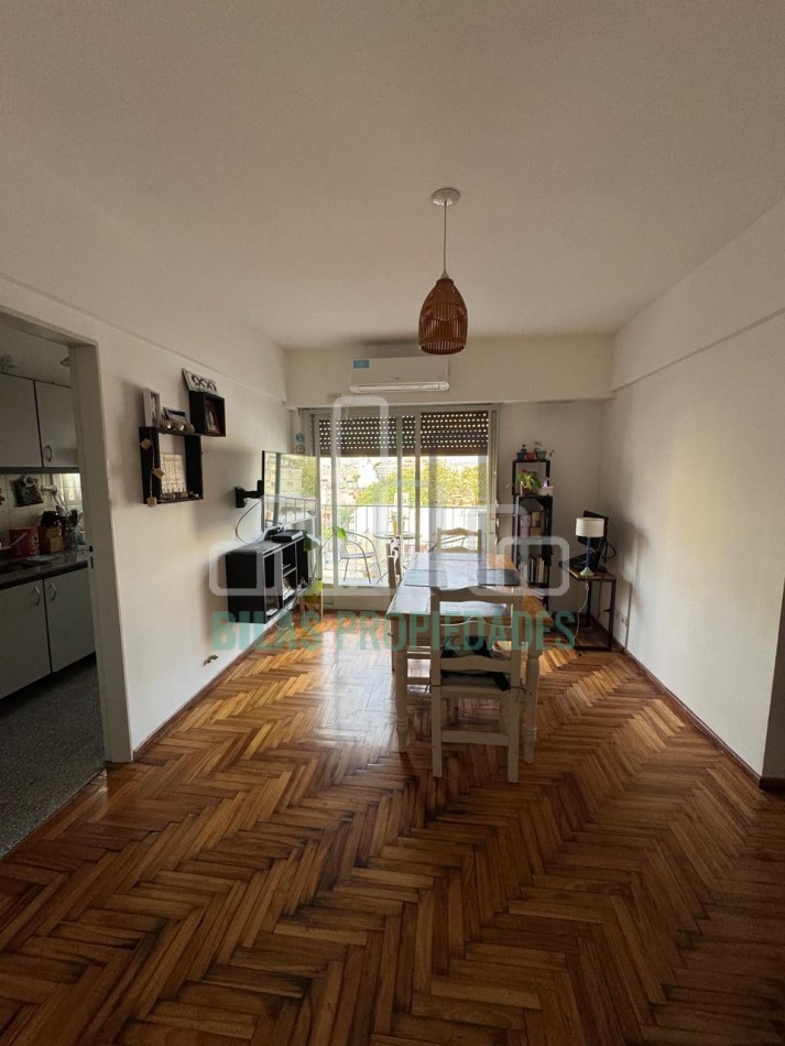VENTA departamento de 2 ambientes con balcon al frente en Almagro