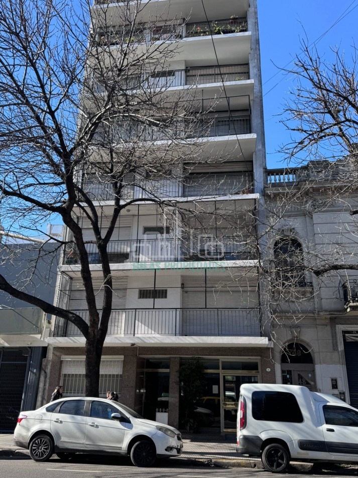 ALQUILER 3 Ambientes con Comedor Diario, Balcon Corrido y Lavadero Independiente en Almagro