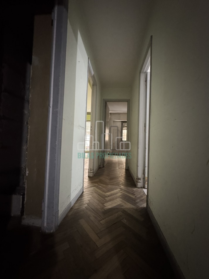 OPORTUNIDAD EN ALMAGRO - VENTA DEPARTAMENTO DE 4 AMBIENTES A REFACCIONAR