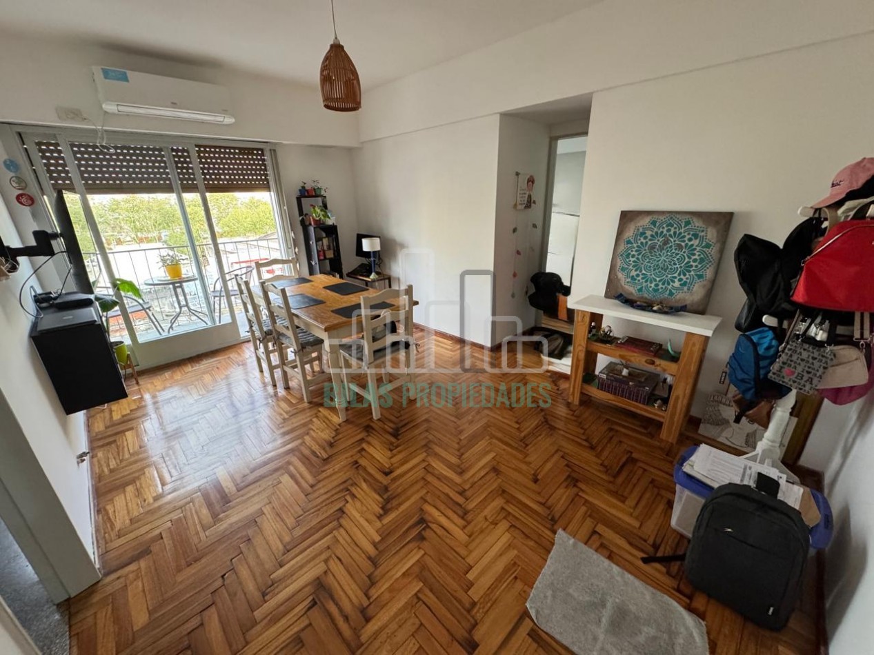 VENTA departamento de 2 ambientes con balcon al frente en Almagro