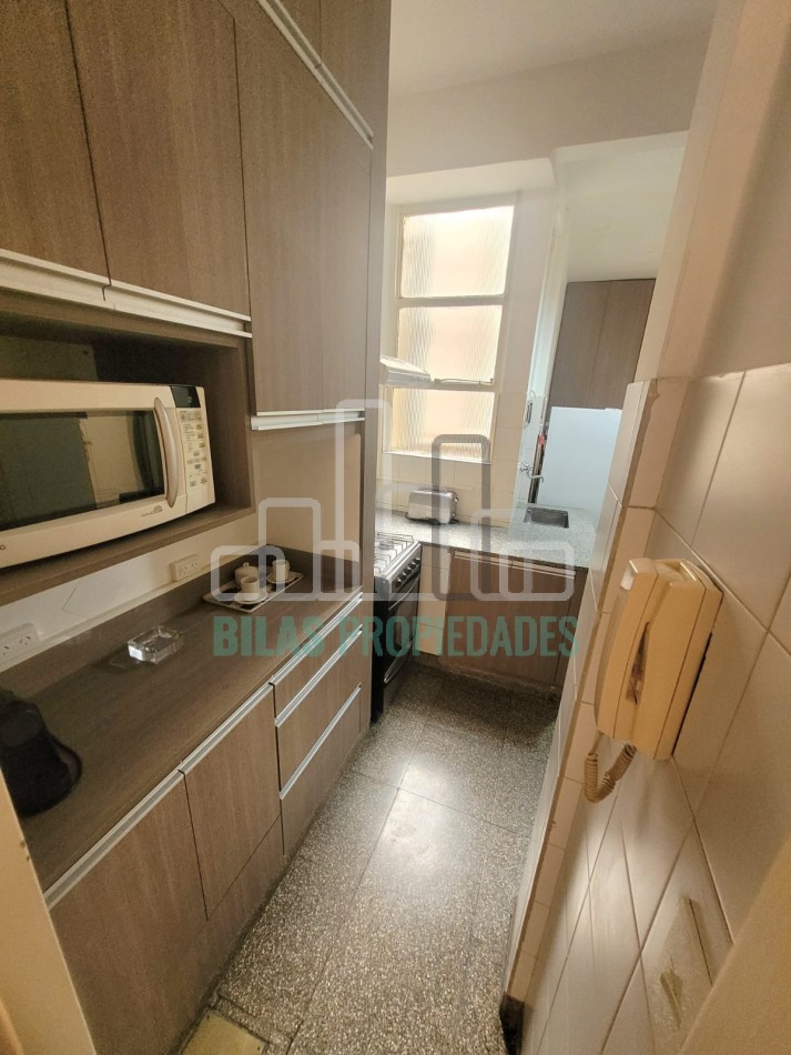 VENTA - DEPARTAMENTO DE 3 AMBIENTES CON BALCON AL FRENTE - PISO EXCLUSIVO - RECOLETA