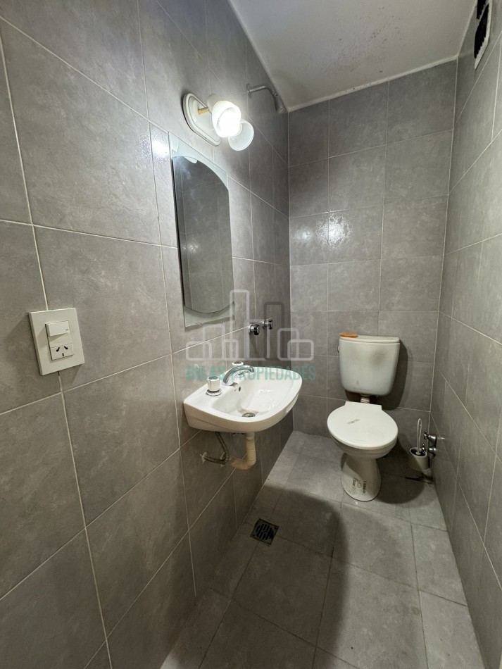 OPORTUNIDAD EN ALMAGRO - VENTA DEPARTAMENTO DE 4 AMBIENTES A REFACCIONAR