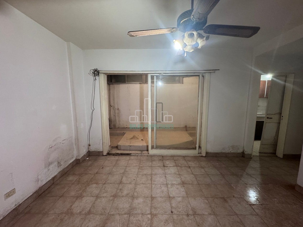 MONOAMBIENTE CON PATIO PROPIO - PARA REFACCIONAR - ALMAGRO