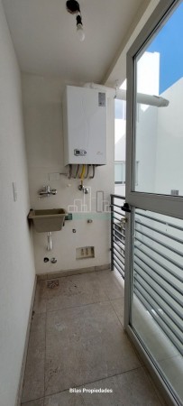 Alquiler departamento 4 ambientes con balcon aterrazado en Caballito