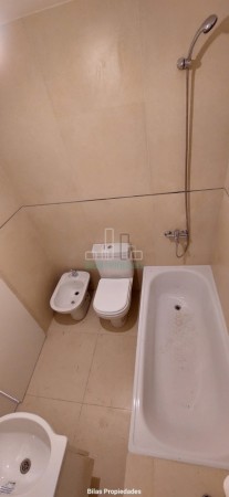 Alquiler departamento 4 ambientes con balcon aterrazado en Caballito