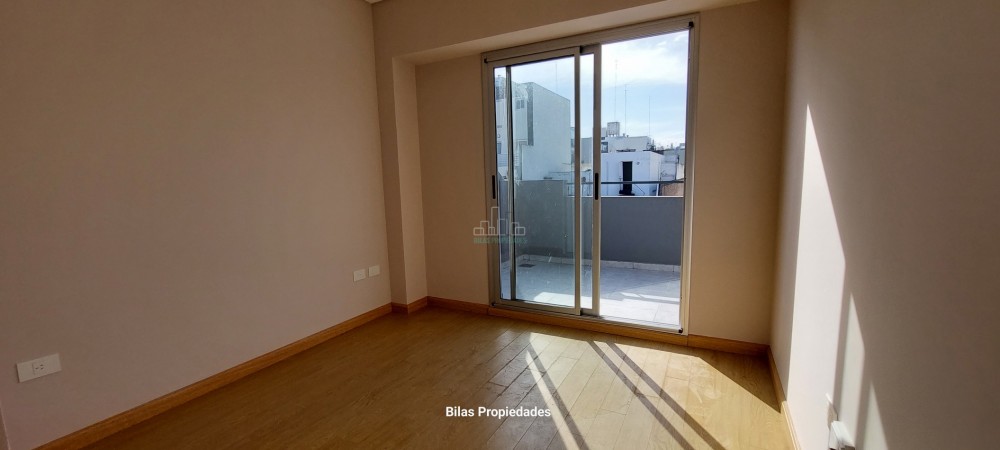 Alquiler departamento 4 ambientes con balcon aterrazado en Caballito