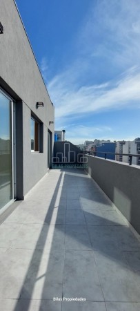 Alquiler departamento 4 ambientes con balcon aterrazado en Caballito
