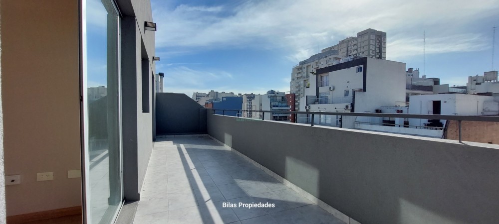 Alquiler departamento 4 ambientes con balcon aterrazado en Caballito