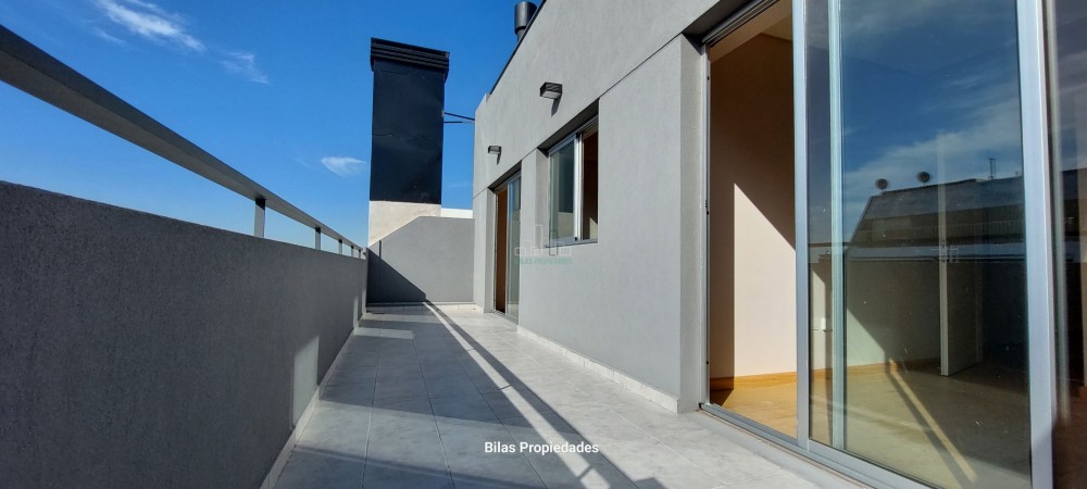 Alquiler departamento 4 ambientes con balcon aterrazado en Caballito