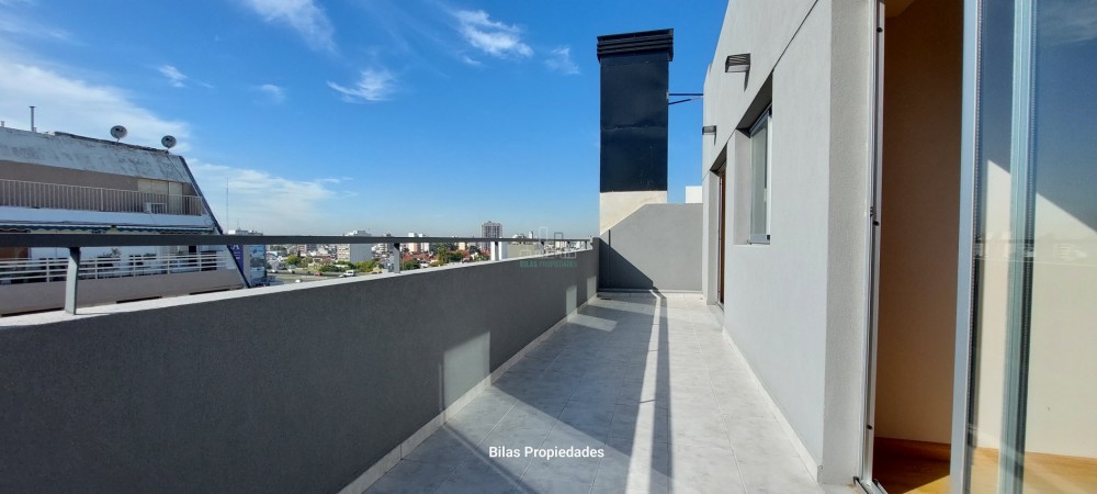 Alquiler departamento 4 ambientes con balcon aterrazado en Caballito