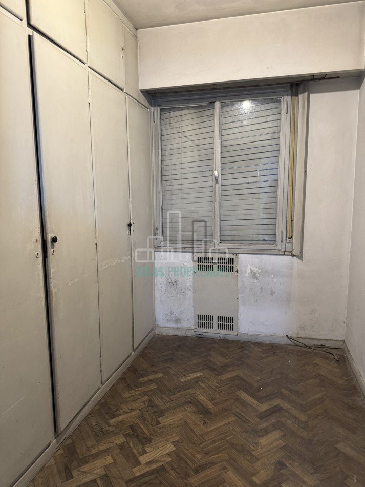 OPORTUNIDAD EN ALMAGRO - VENTA DEPARTAMENTO DE 4 AMBIENTES A REFACCIONAR