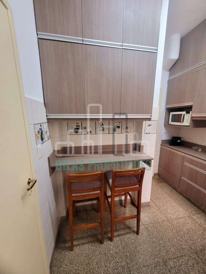 VENTA - DEPARTAMENTO DE 3 AMBIENTES CON BALCON AL FRENTE - PISO EXCLUSIVO - RECOLETA