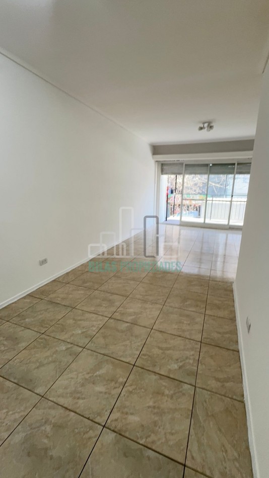 ALQUILER 3 Ambientes con Comedor Diario, Balcon Corrido y Lavadero Independiente en Almagro