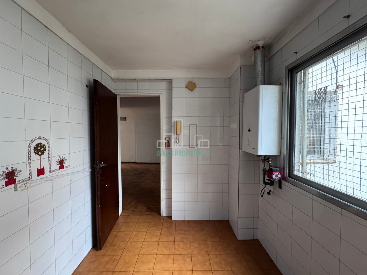 Venta departamento 3 ambientes + espacio adicional en Villa Crespo