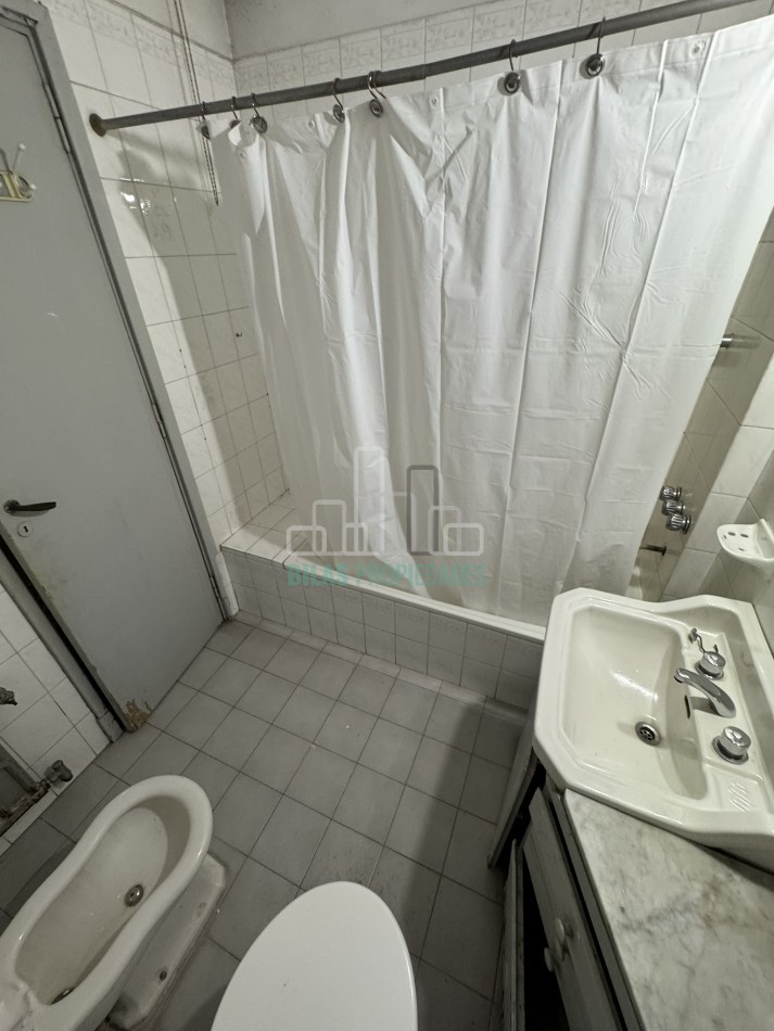 OPORTUNIDAD EN ALMAGRO - VENTA DEPARTAMENTO DE 4 AMBIENTES A REFACCIONAR