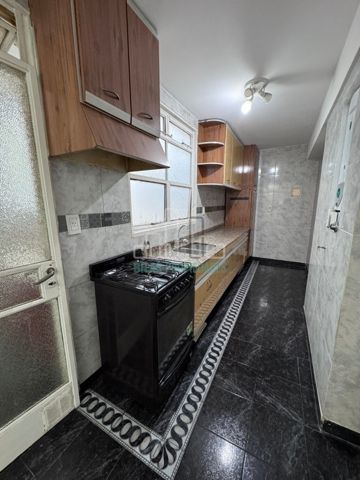 ALQUILER 3 Ambientes con Comedor Diario, Balcon Corrido y Lavadero Independiente en Almagro