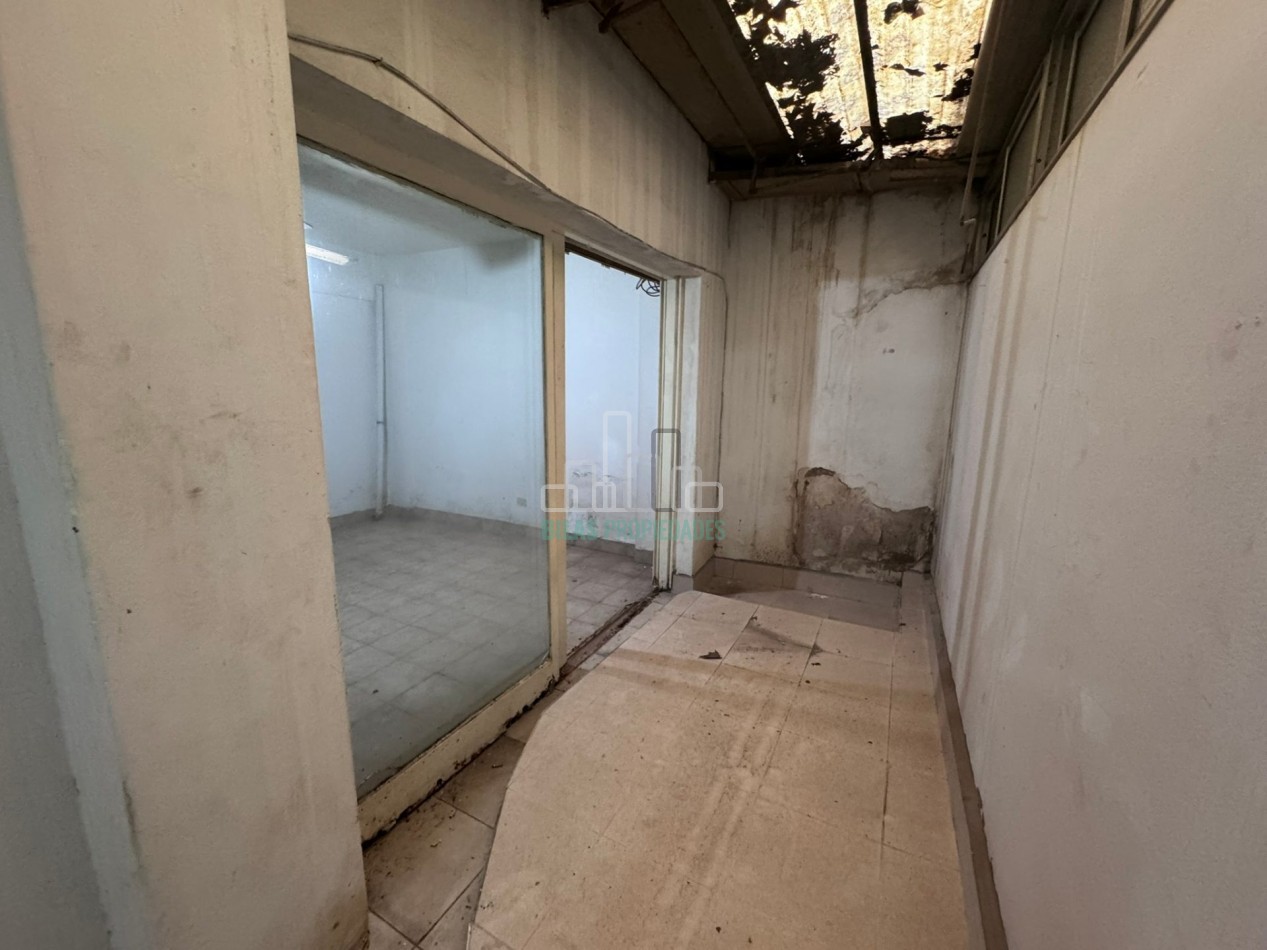 MONOAMBIENTE CON PATIO PROPIO - PARA REFACCIONAR - ALMAGRO