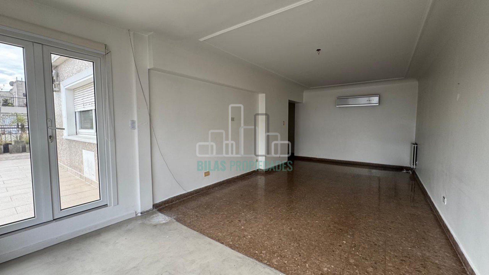 VENTA EXCLUSIVO PISO ENTERO DE 3 AMBIENTES CON TERRAZA Y PARRILLA PROPIA EN VILLA CRESPO
