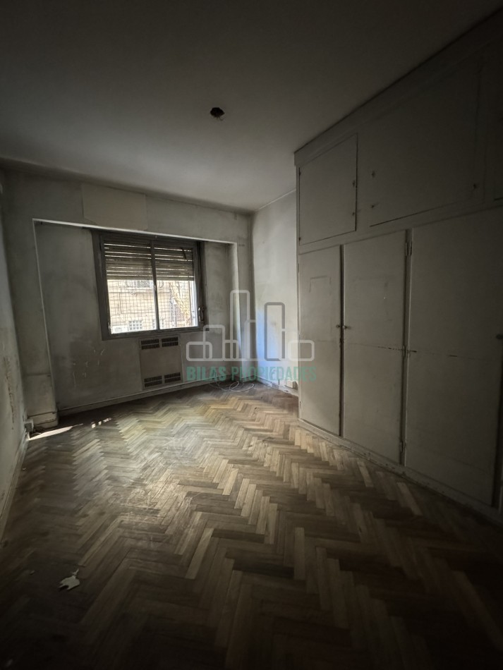 OPORTUNIDAD EN ALMAGRO - VENTA DEPARTAMENTO DE 4 AMBIENTES A REFACCIONAR