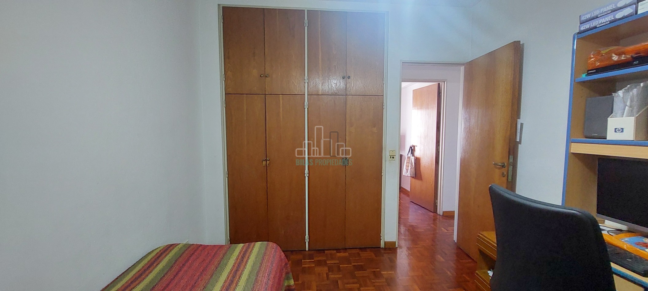 VENTA Departamento 5 ambientes con balcon al frente y cochera en Villa Crespo