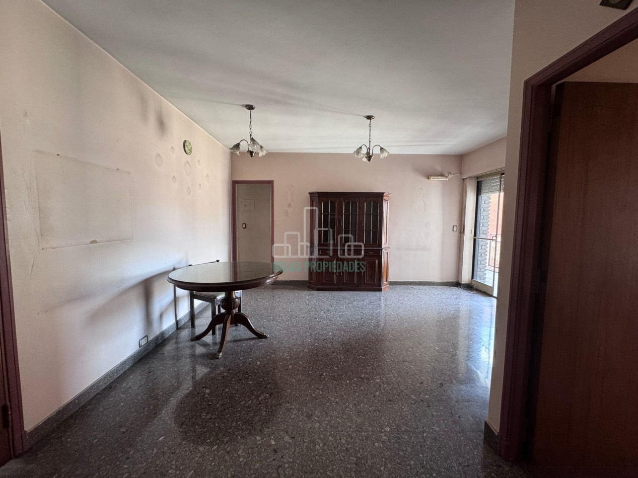 VENTA 3 AMBIENTES CON DEPENDENCIA Y BALCON AL FRENTE CON GRAN POTENCIAL