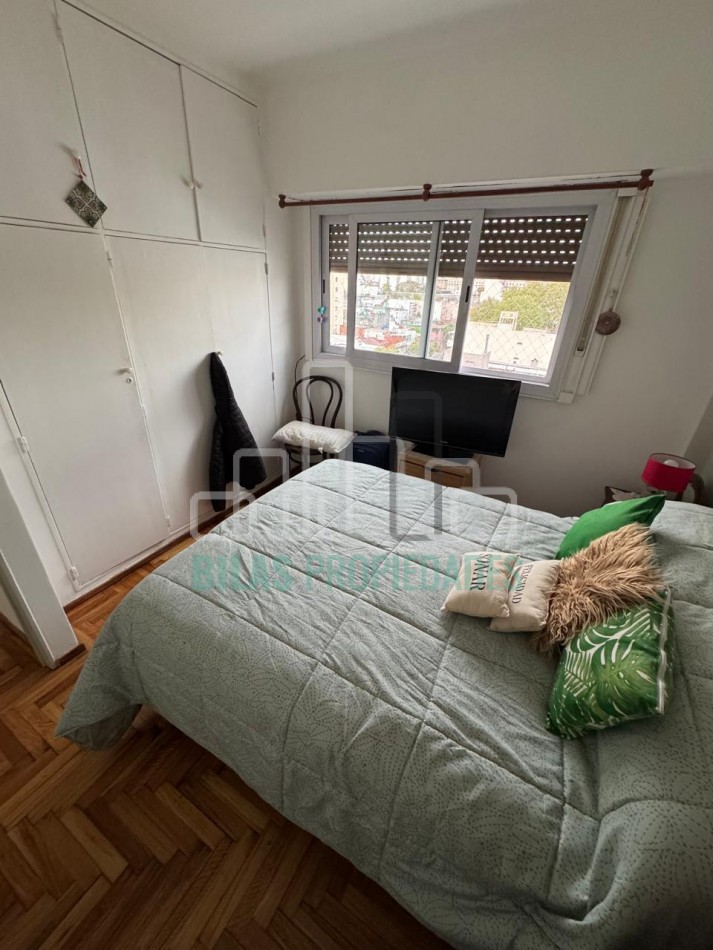 VENTA departamento de 2 ambientes con balcon al frente en Almagro