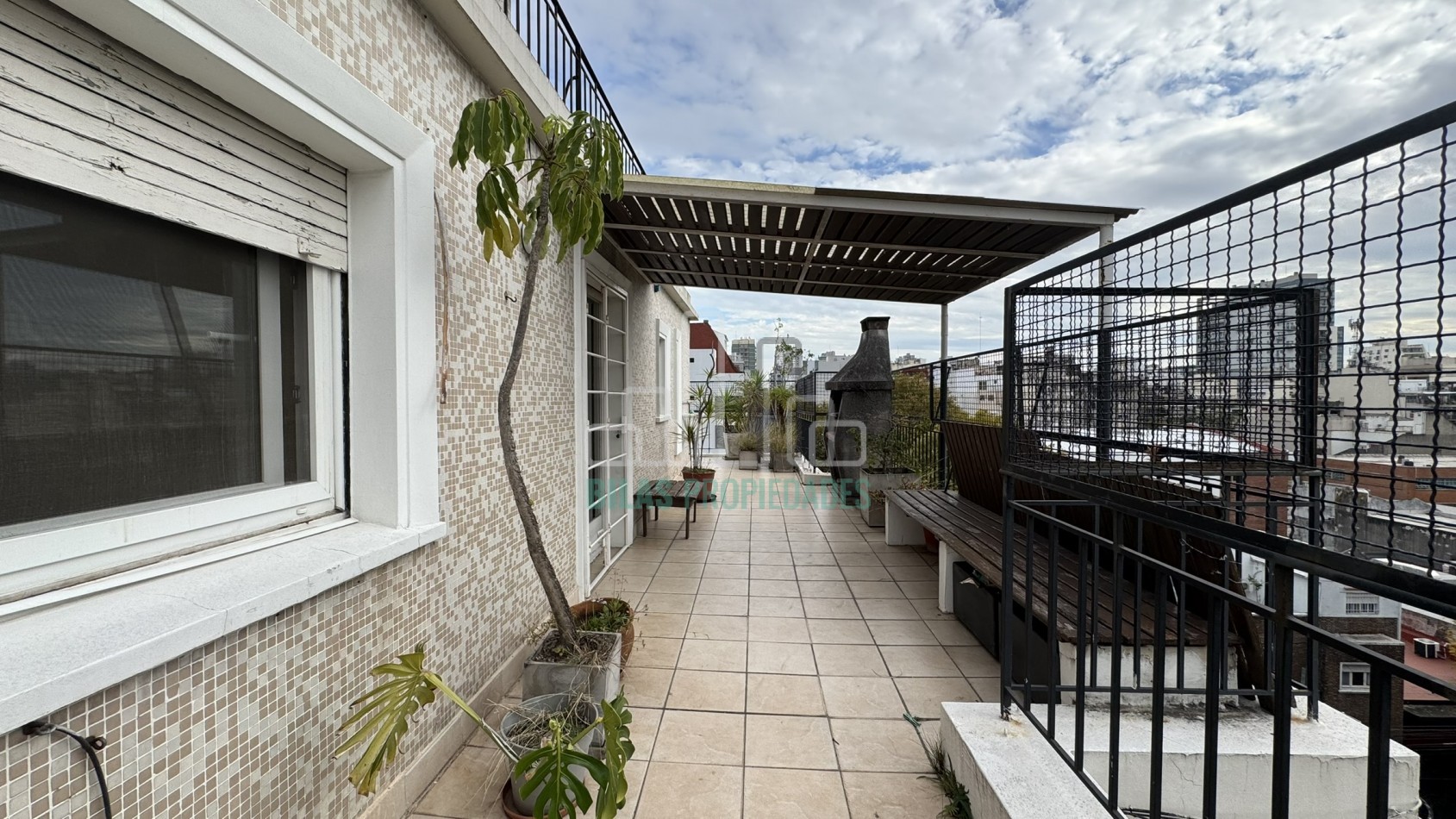 VENTA EXCLUSIVO PISO ENTERO DE 3 AMBIENTES CON TERRAZA Y PARRILLA PROPIA EN VILLA CRESPO