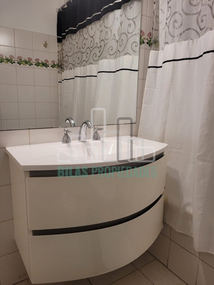 VENTA - DEPARTAMENTO DE 3 AMBIENTES CON BALCON AL FRENTE - PISO EXCLUSIVO - RECOLETA
