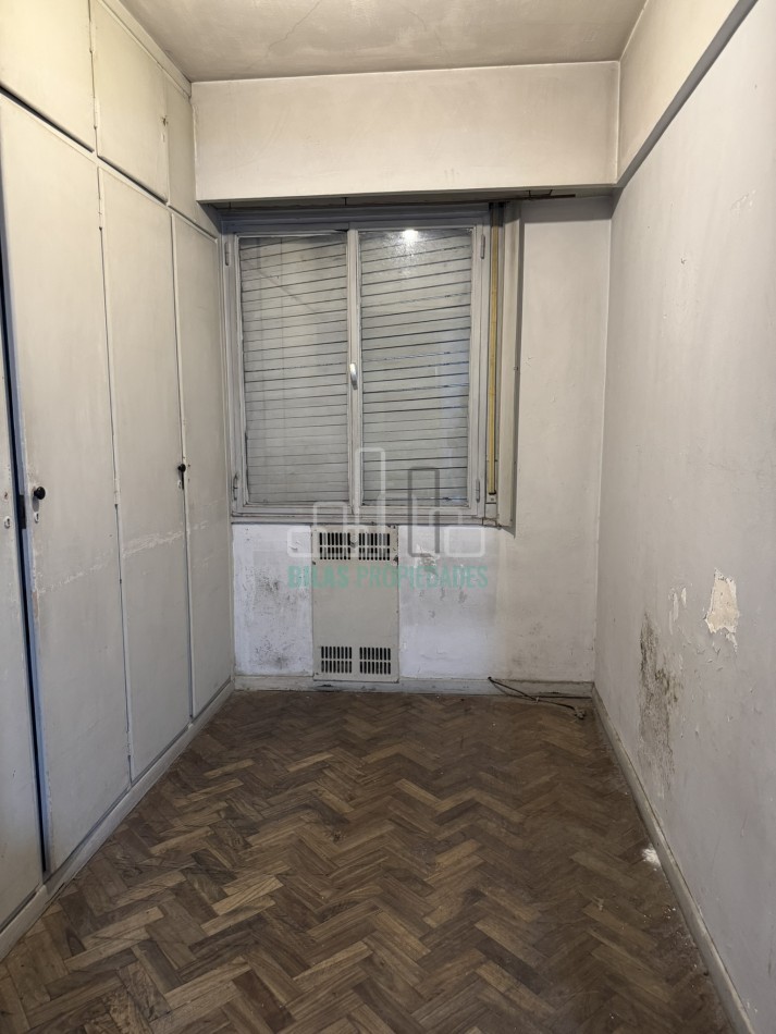 OPORTUNIDAD EN ALMAGRO - VENTA DEPARTAMENTO DE 4 AMBIENTES A REFACCIONAR