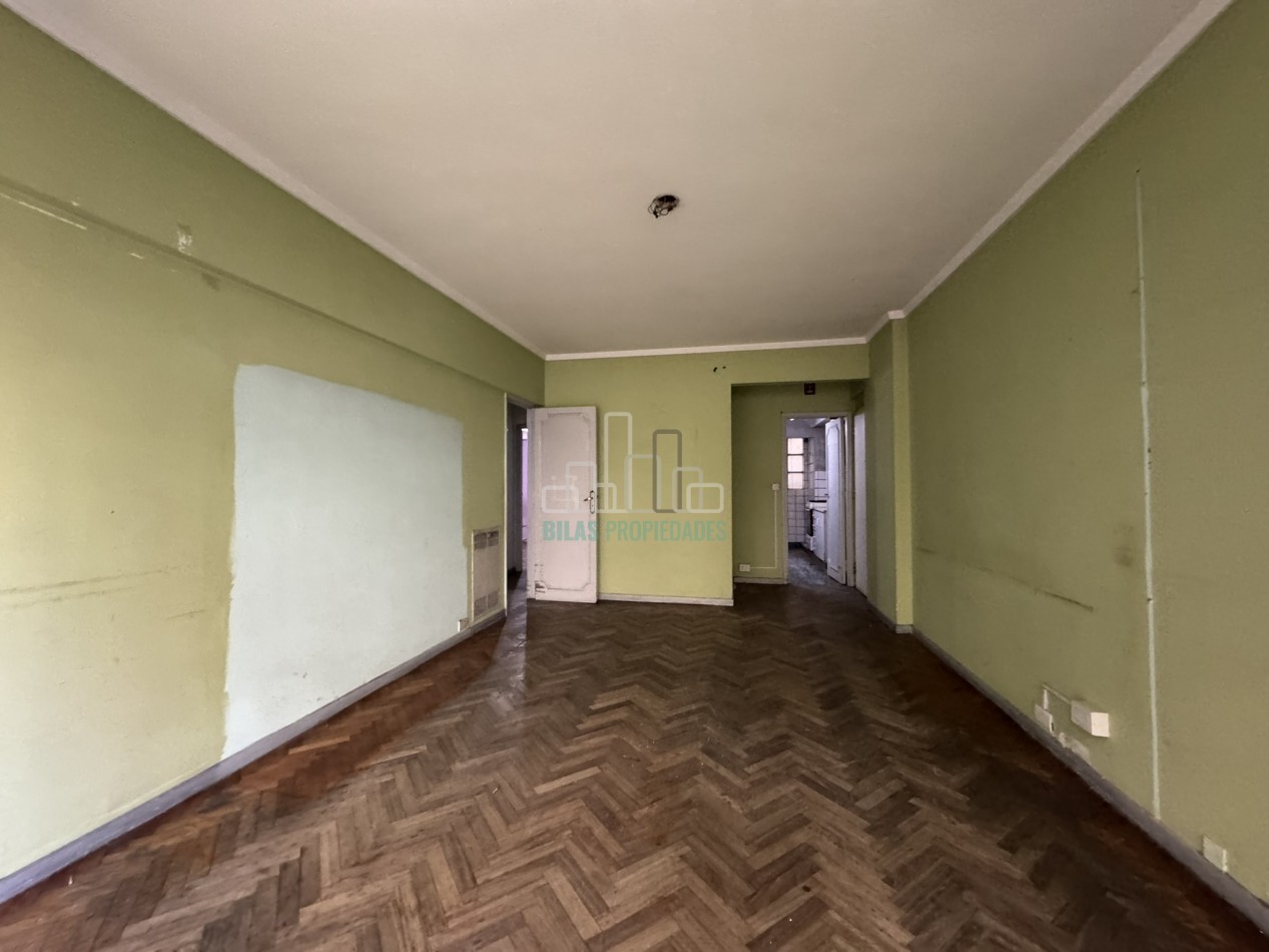 OPORTUNIDAD EN ALMAGRO - VENTA DEPARTAMENTO DE 4 AMBIENTES A REFACCIONAR