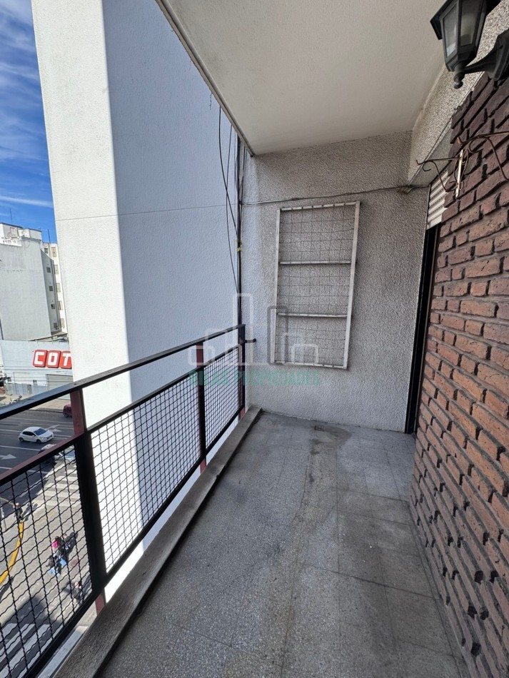 VENTA 3 AMBIENTES CON DEPENDENCIA Y BALCON AL FRENTE CON GRAN POTENCIAL