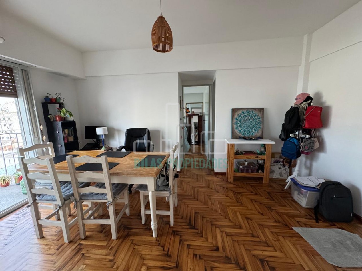 VENTA departamento de 2 ambientes con balcon al frente en Almagro