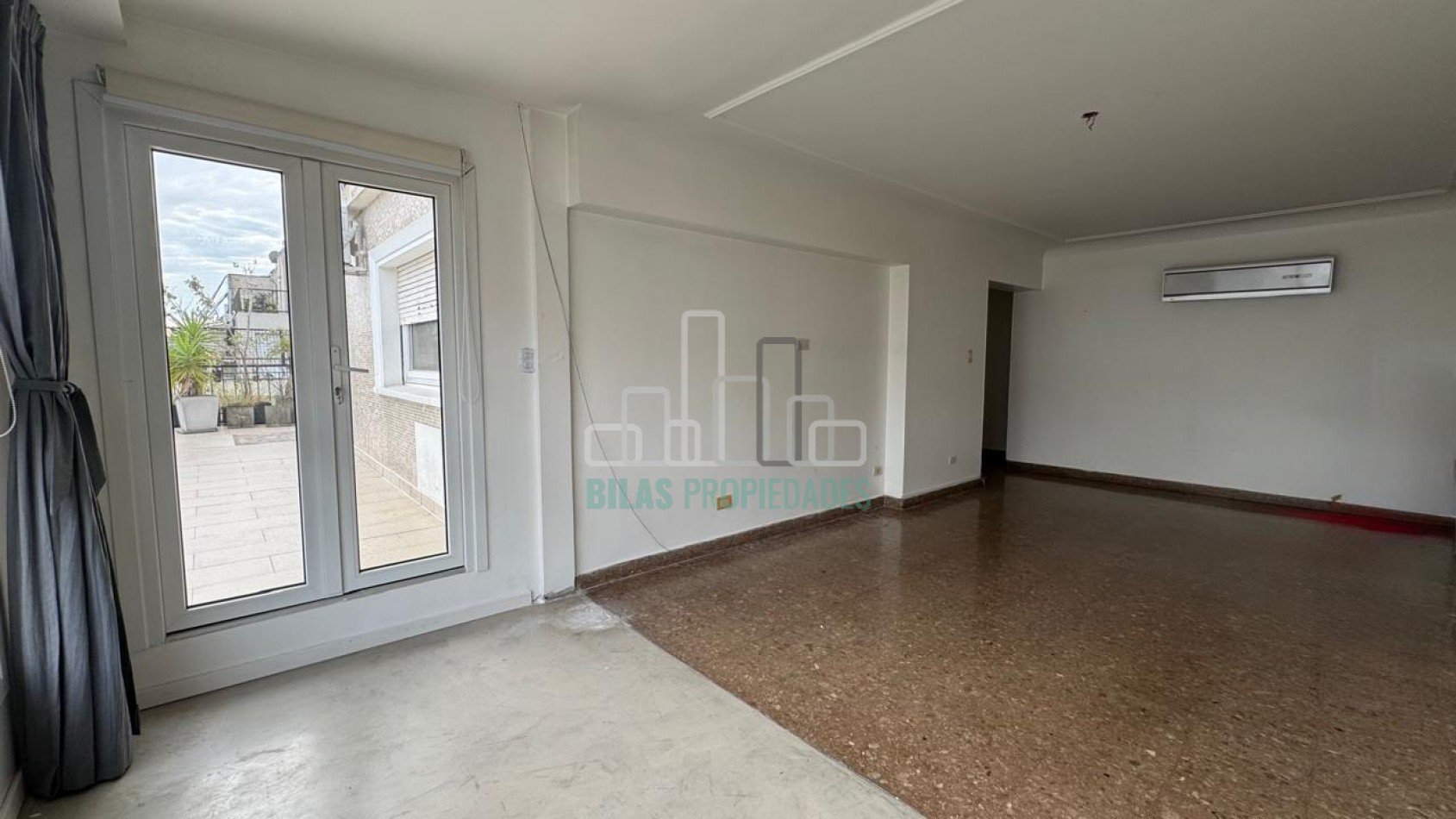VENTA EXCLUSIVO PISO ENTERO DE 3 AMBIENTES CON TERRAZA Y PARRILLA PROPIA EN VILLA CRESPO